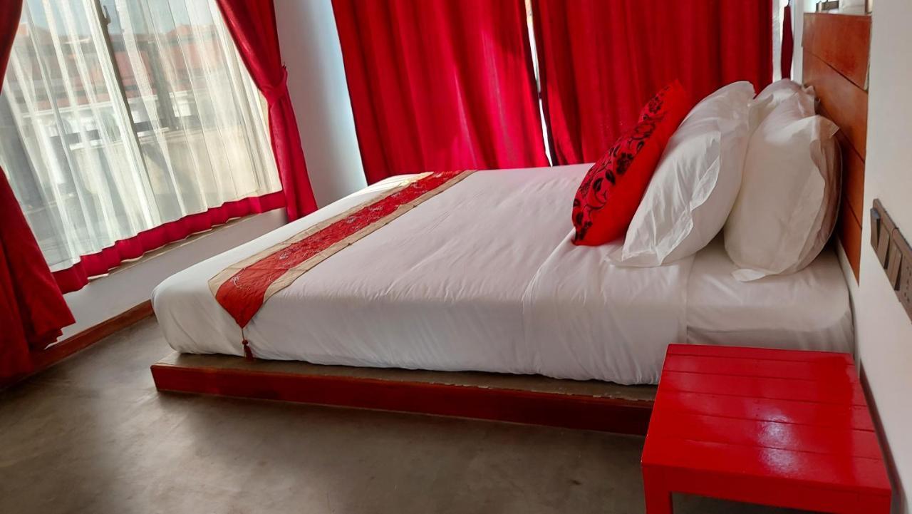 Sok Hotel And Coffee Sziemreap Kültér fotó